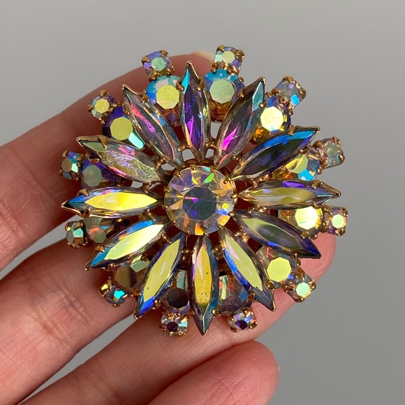 Vintage Crystal Brooch - Aurora Borealis - Picture 2 of 5